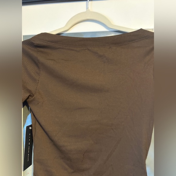 Heart +Hips Ribbed Long Sleeve Wide Neck Top With Four Button Detail - NWT - Picture 15 of 17